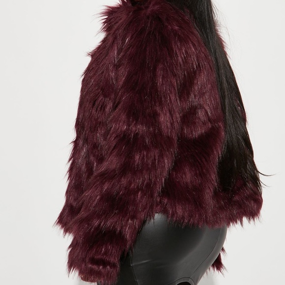 Sexy faux fur maroon burgundy wine fuzzy coat winter jacket medium - Picture 2 of 4